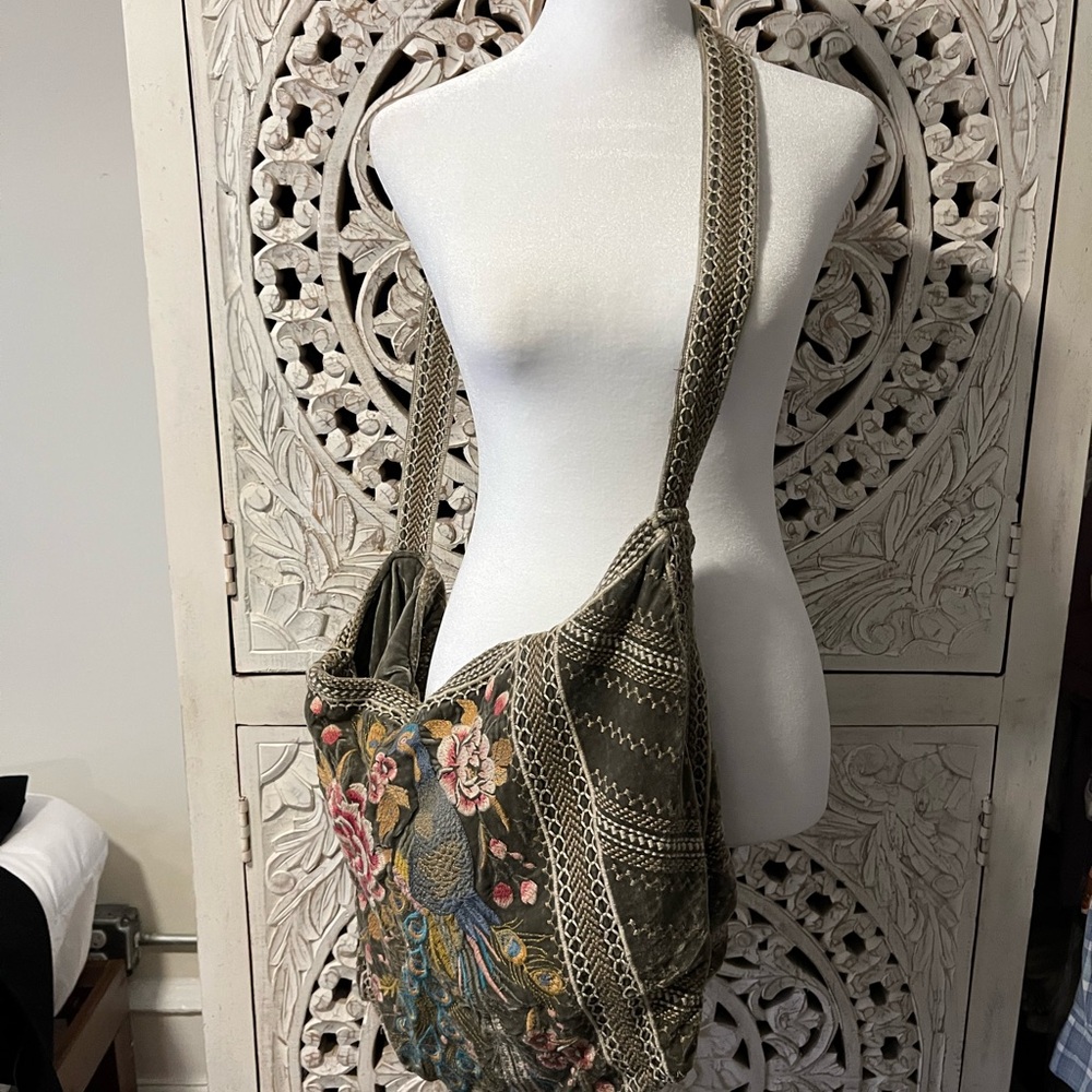 Johnny Was Bag Embroidered Peacock hobo bag some flaws - Picture 2 of 7